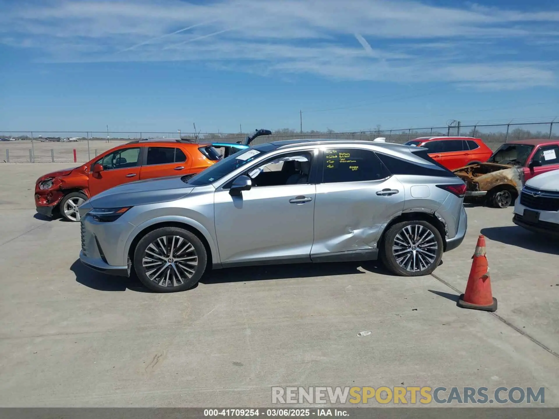 14 fotografías del automóvil dañado 2T2BAMBA5RC029138 LEXUS RX 350 2024