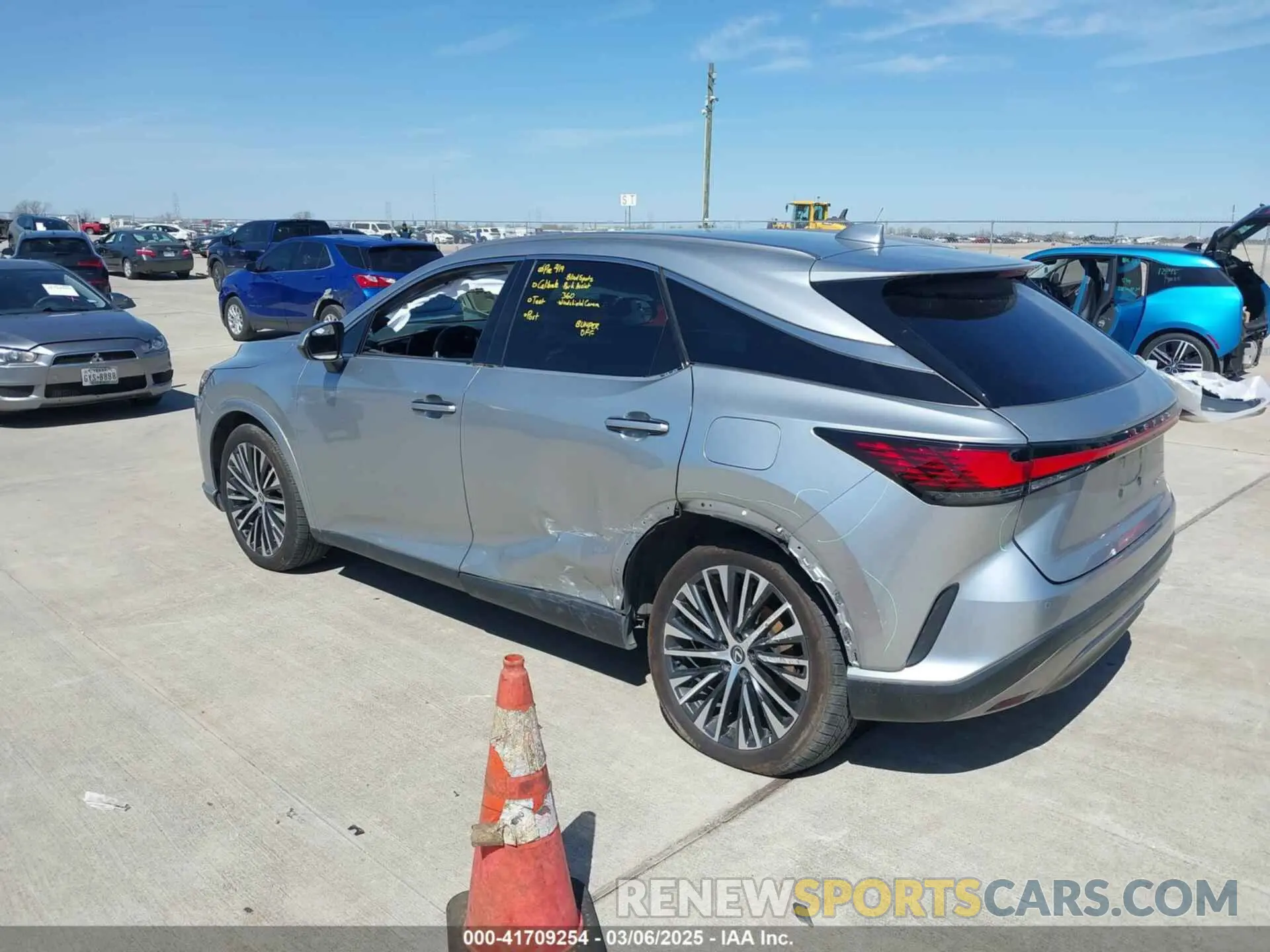 3 fotografías del automóvil dañado 2T2BAMBA5RC029138 LEXUS RX 350 2024