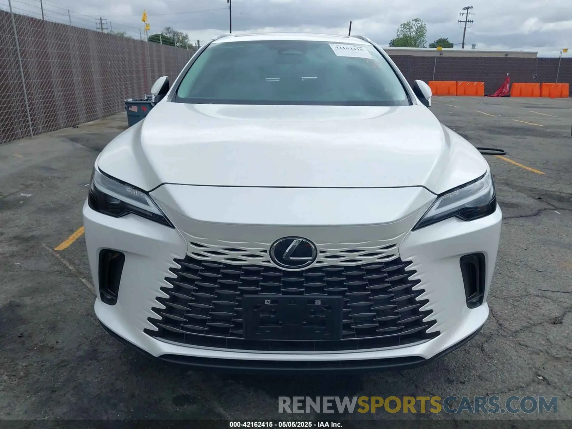 12 fotografías del automóvil dañado 2T2BAMBA5RC043718 LEXUS RX 350 2024