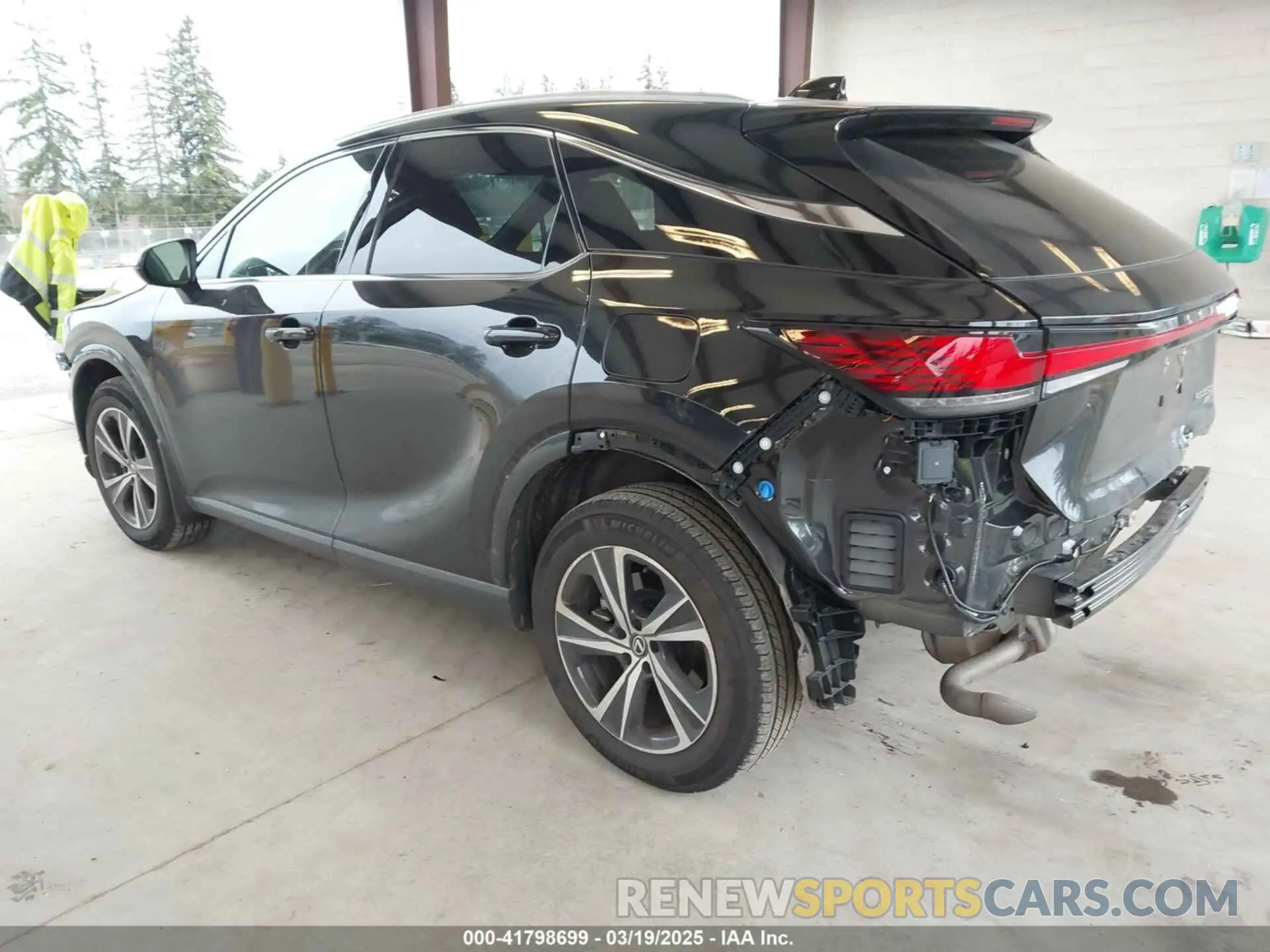 3 fotografías del automóvil dañado 2T2BAMCA4RC048293 LEXUS RX 350 2024