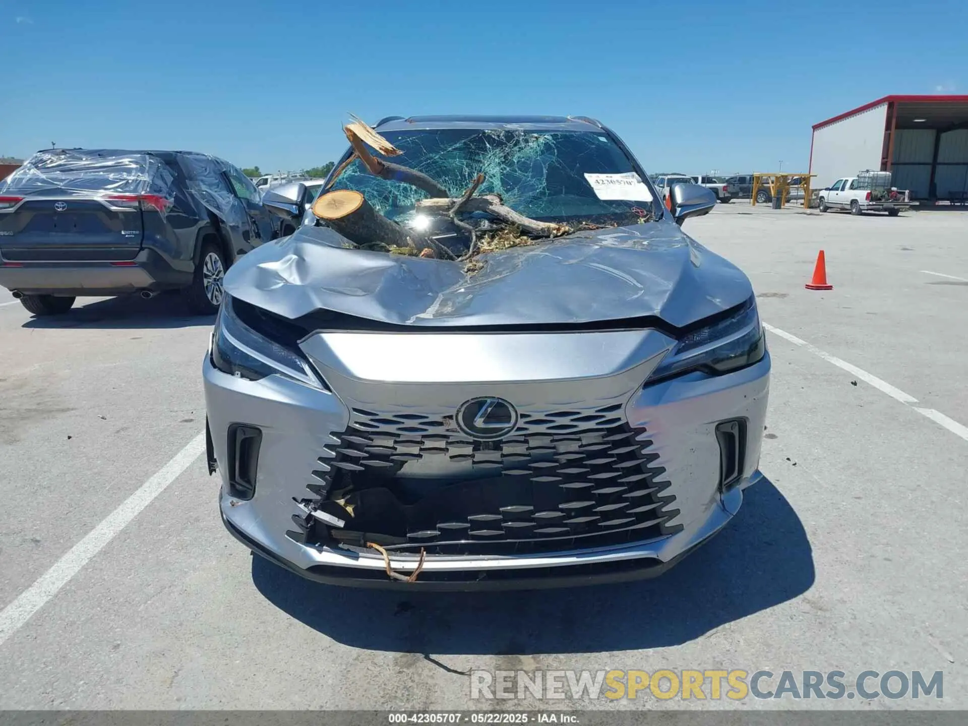 12 fotografías del automóvil dañado 2T2BAMCA4RC080841 LEXUS RX 350 2024