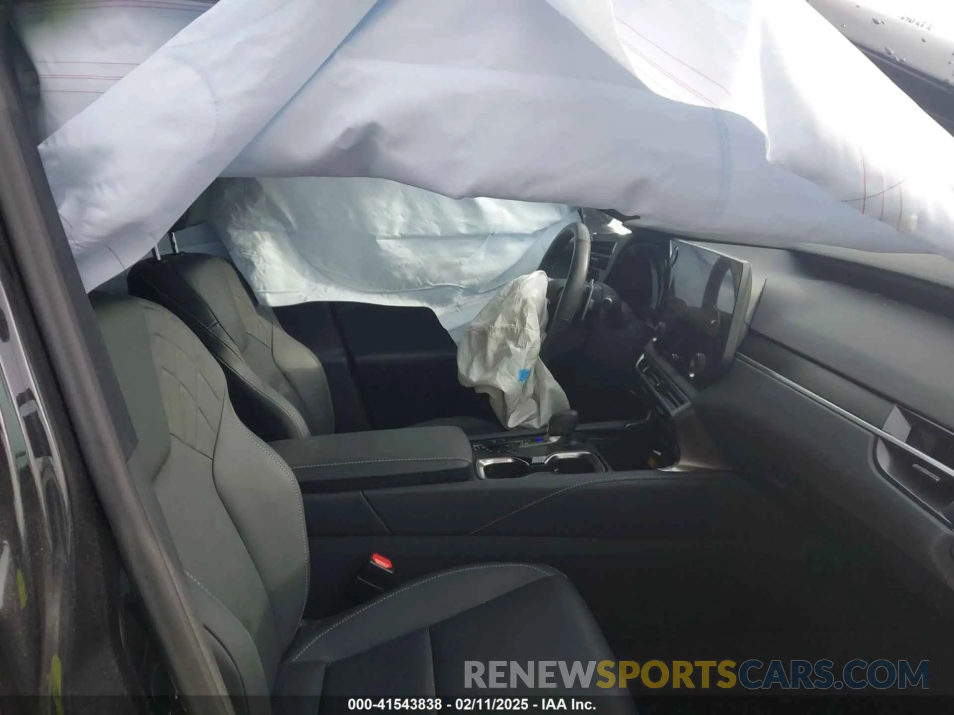 5 fotografías del automóvil dañado 2T2BAMCA8RC042688 LEXUS RX 350 2024