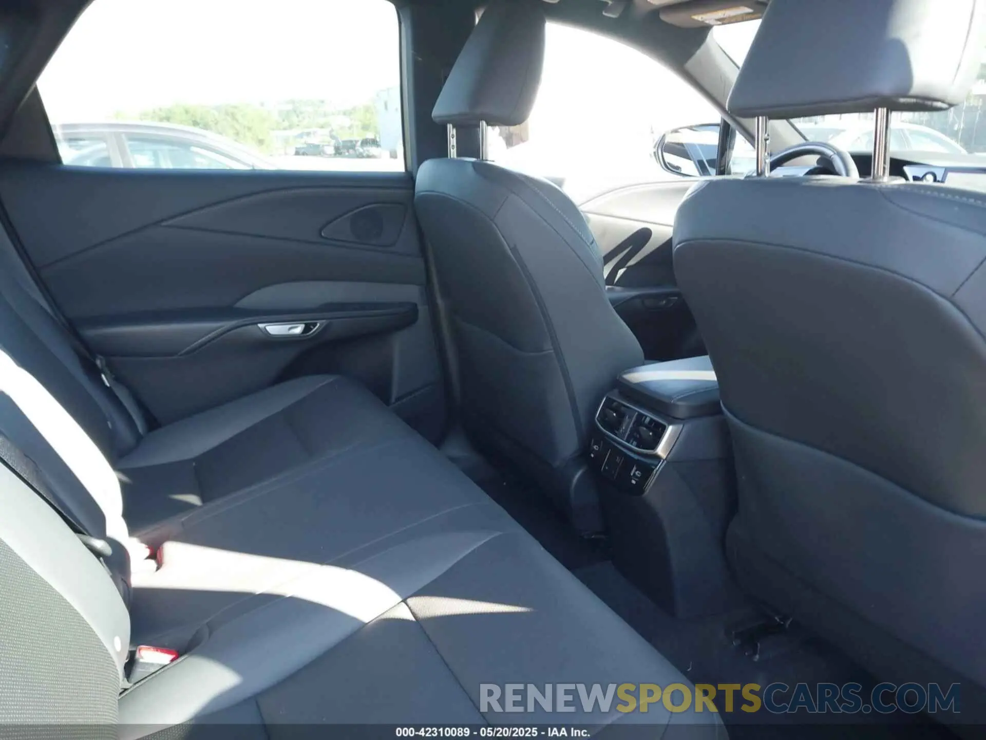 8 fotografías del automóvil dañado 2T2BAMCAXRC087499 LEXUS RX 350 2024