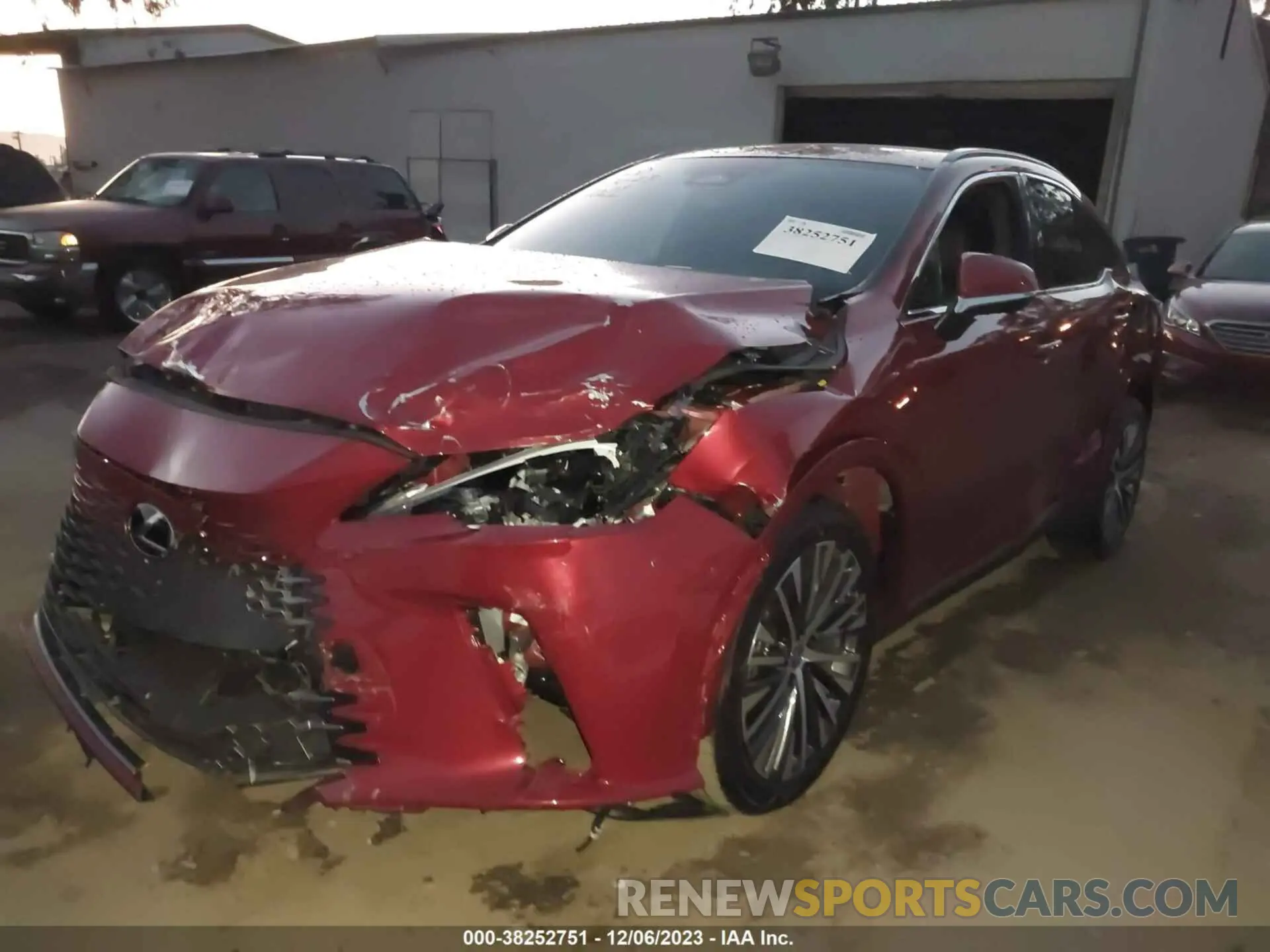 2 fotografías del automóvil dañado JTJCHMAA2R2014503 LEXUS RX 350 2024