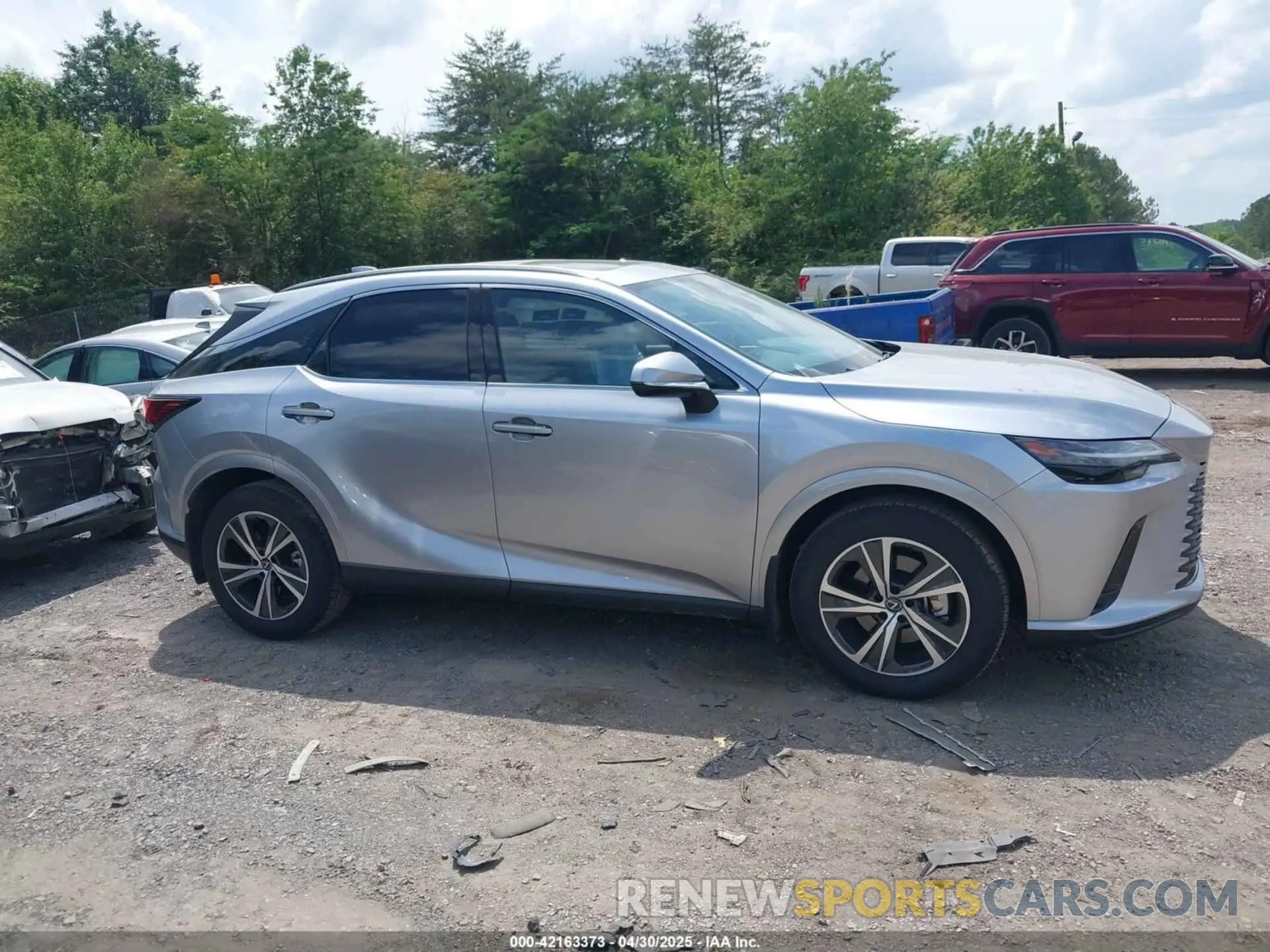 13 fotografías del automóvil dañado JTJCHMAAXR2020243 LEXUS RX 350 2024