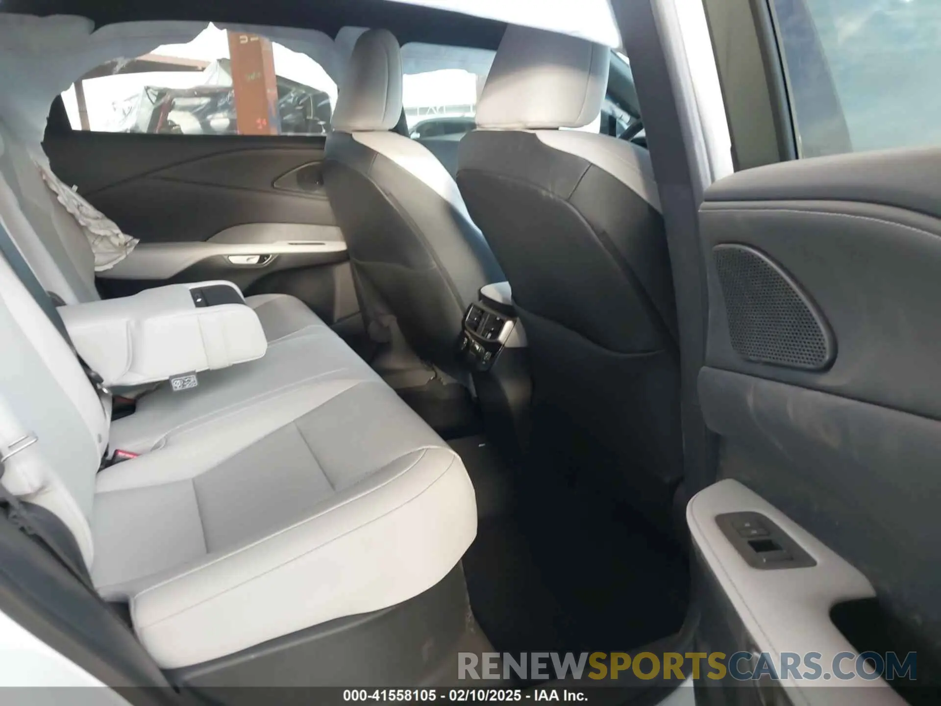 8 fotografías del automóvil dañado 2T2BAMCA7SC093752 LEXUS RX 350 2025