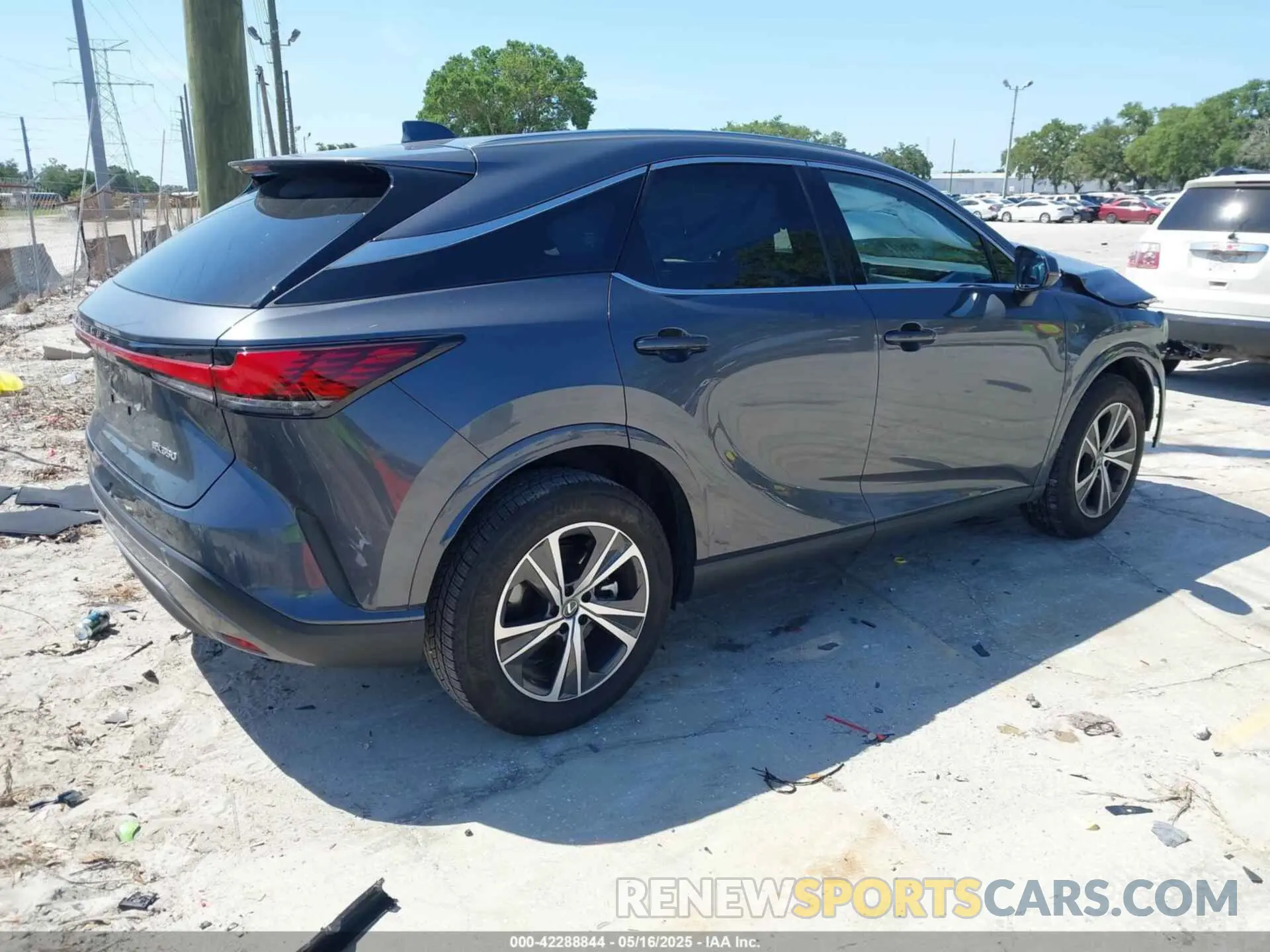 4 fotografías del automóvil dañado JTJCHMAA3S2022146 LEXUS RX 350 2025