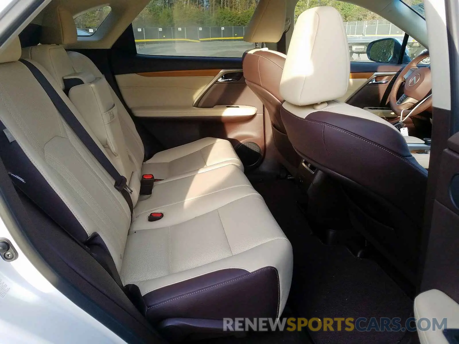 6 fotografías del automóvil dañado 2T2BZMCA0KC209110 LEXUS RX 350 BAS 2019