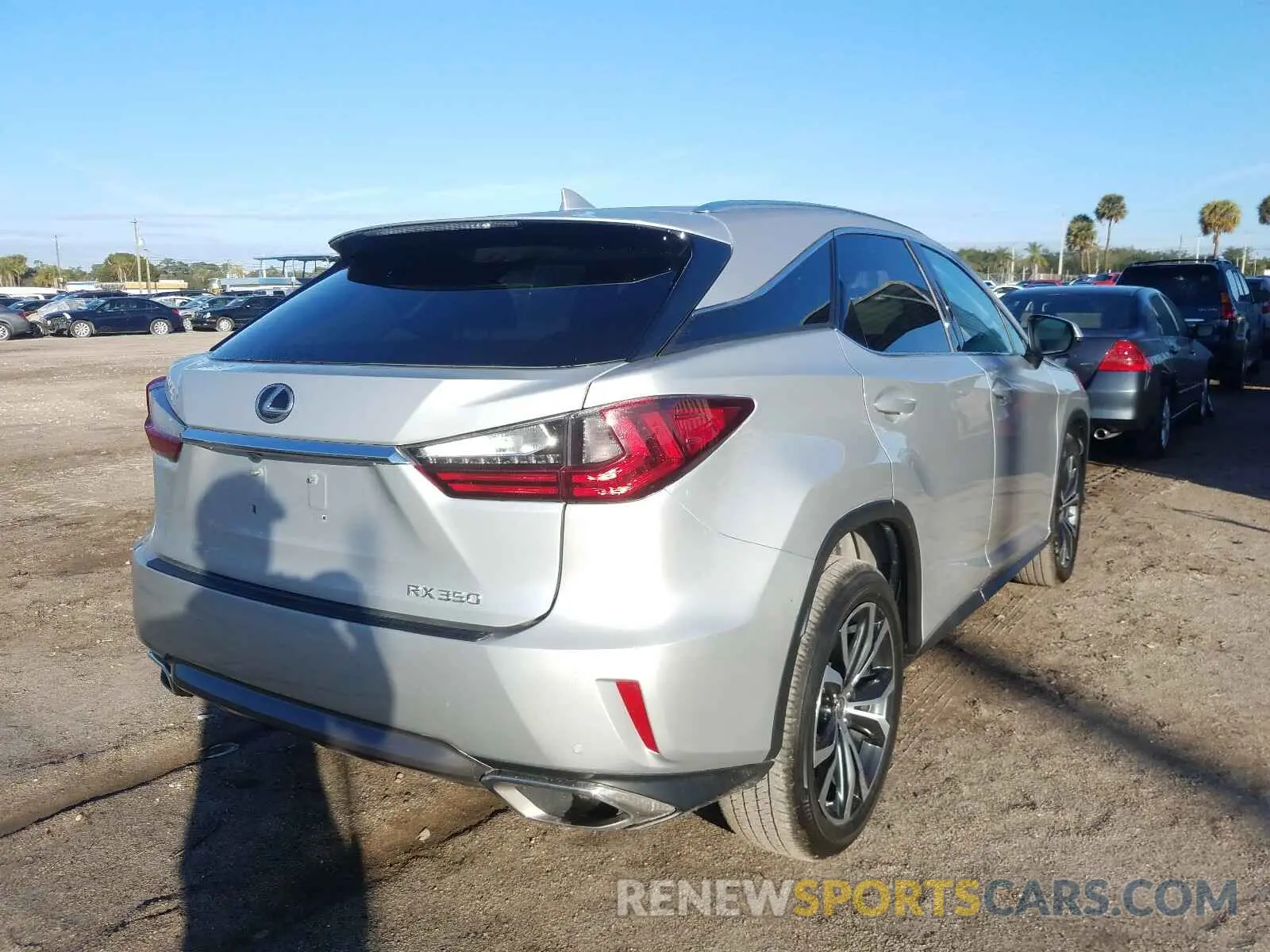 4 fotografías del automóvil dañado 2T2BZMCA4HC094861 LEXUS RX 350 BAS 2019