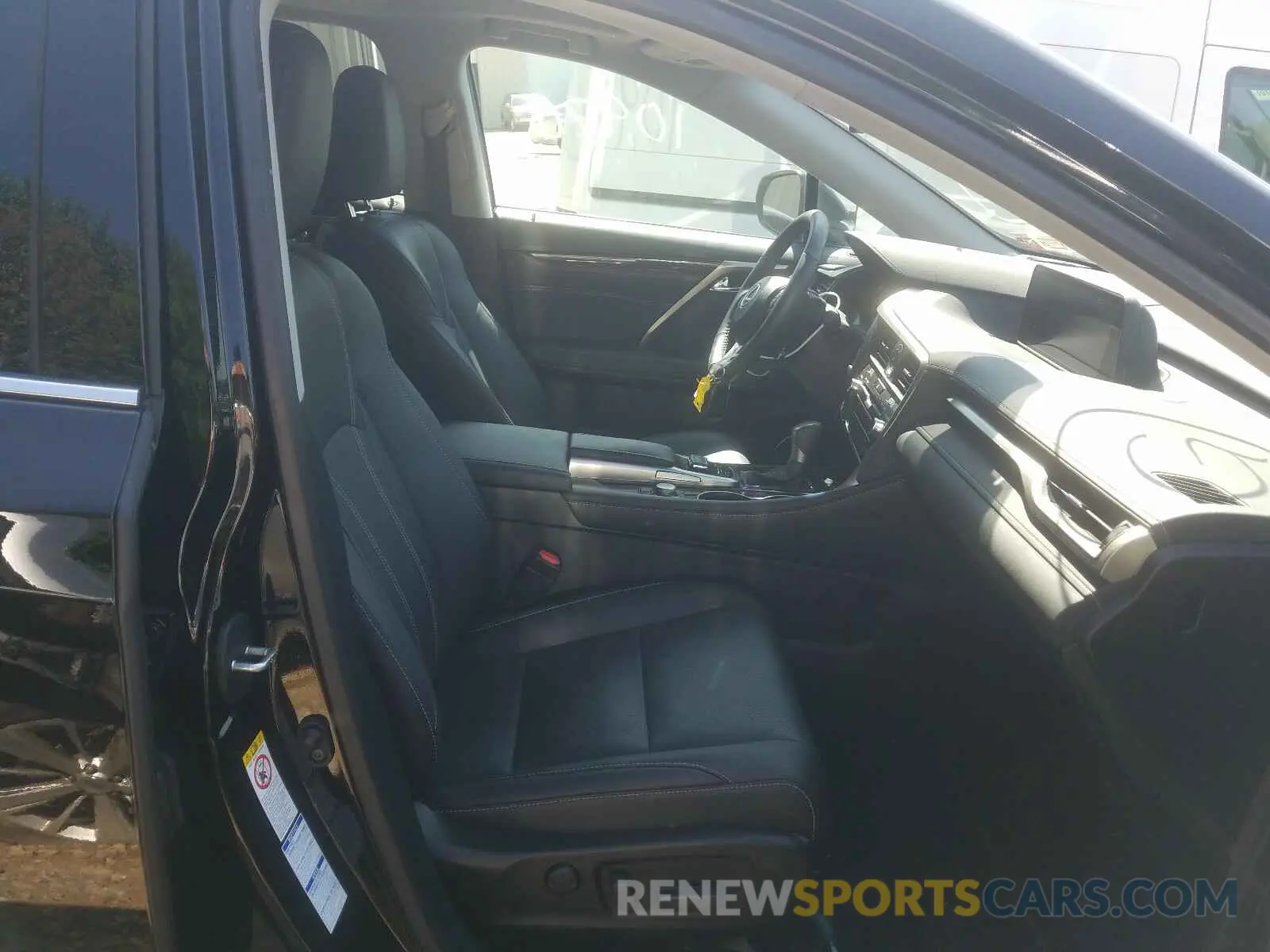 5 fotografías del automóvil dañado 2T2BZMCA5KC204789 LEXUS RX 350 BAS 2019