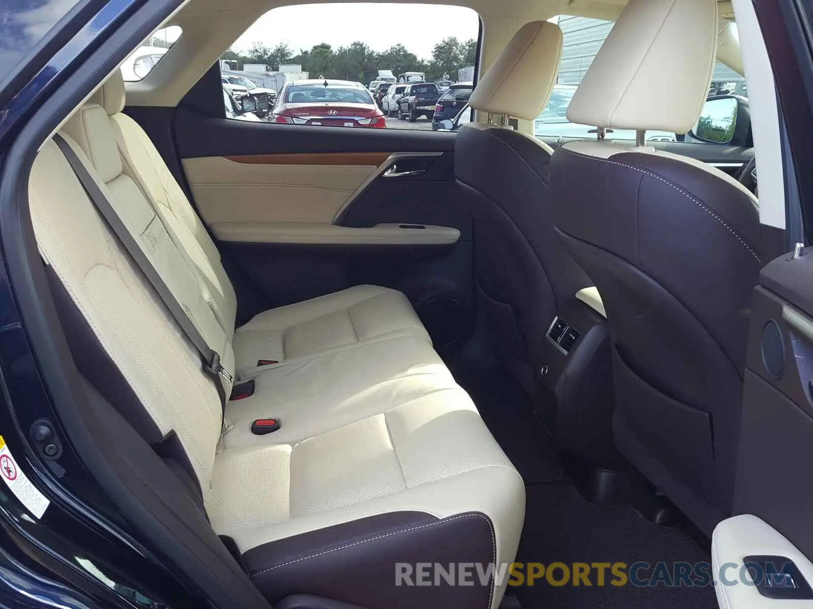 6 fotografías del automóvil dañado 2T2ZZMCA1KC119415 LEXUS RX 350 BAS 2019