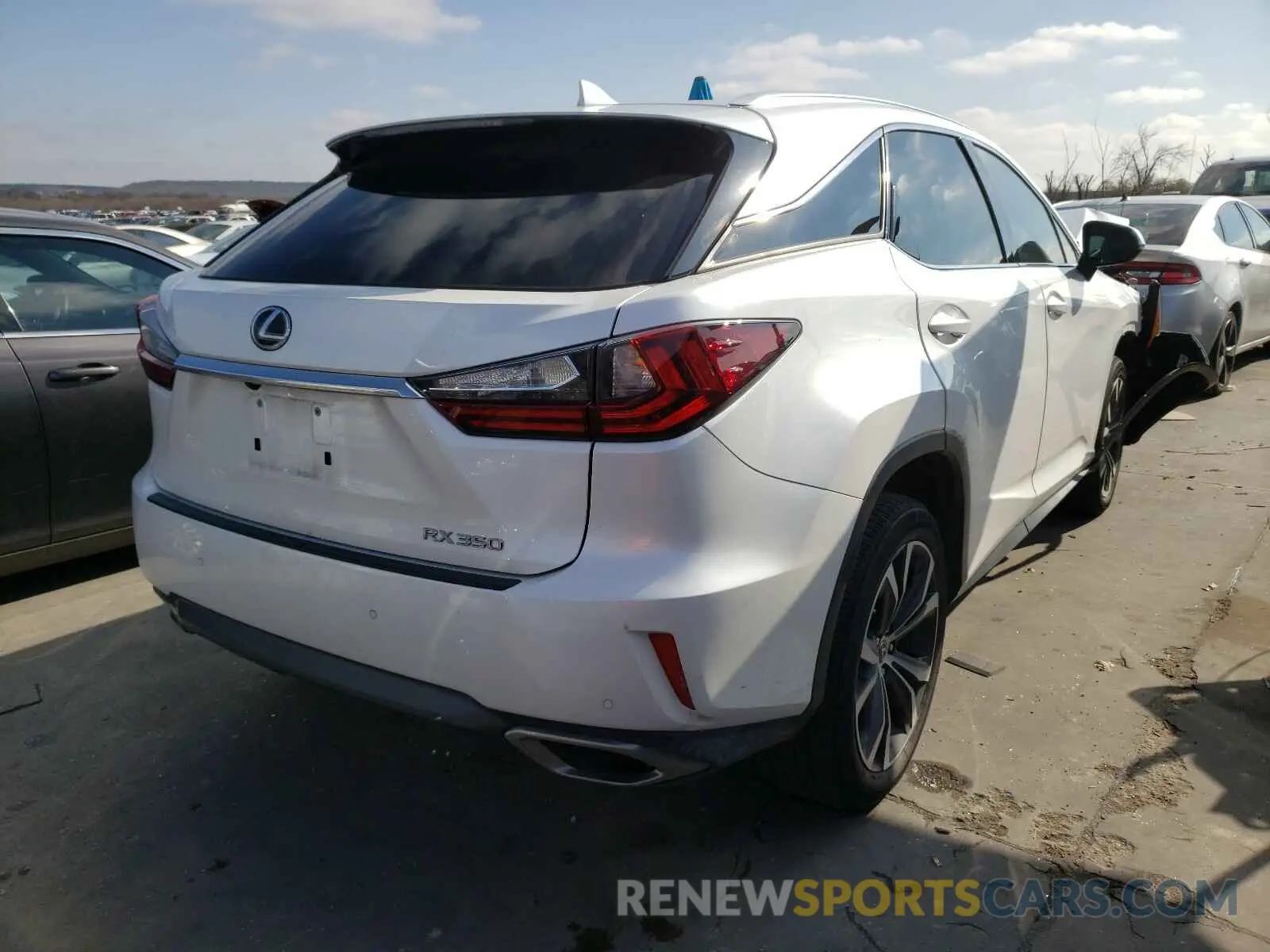 4 fotografías del automóvil dañado 2T2ZZMCA2KC125952 LEXUS RX 350 BAS 2019