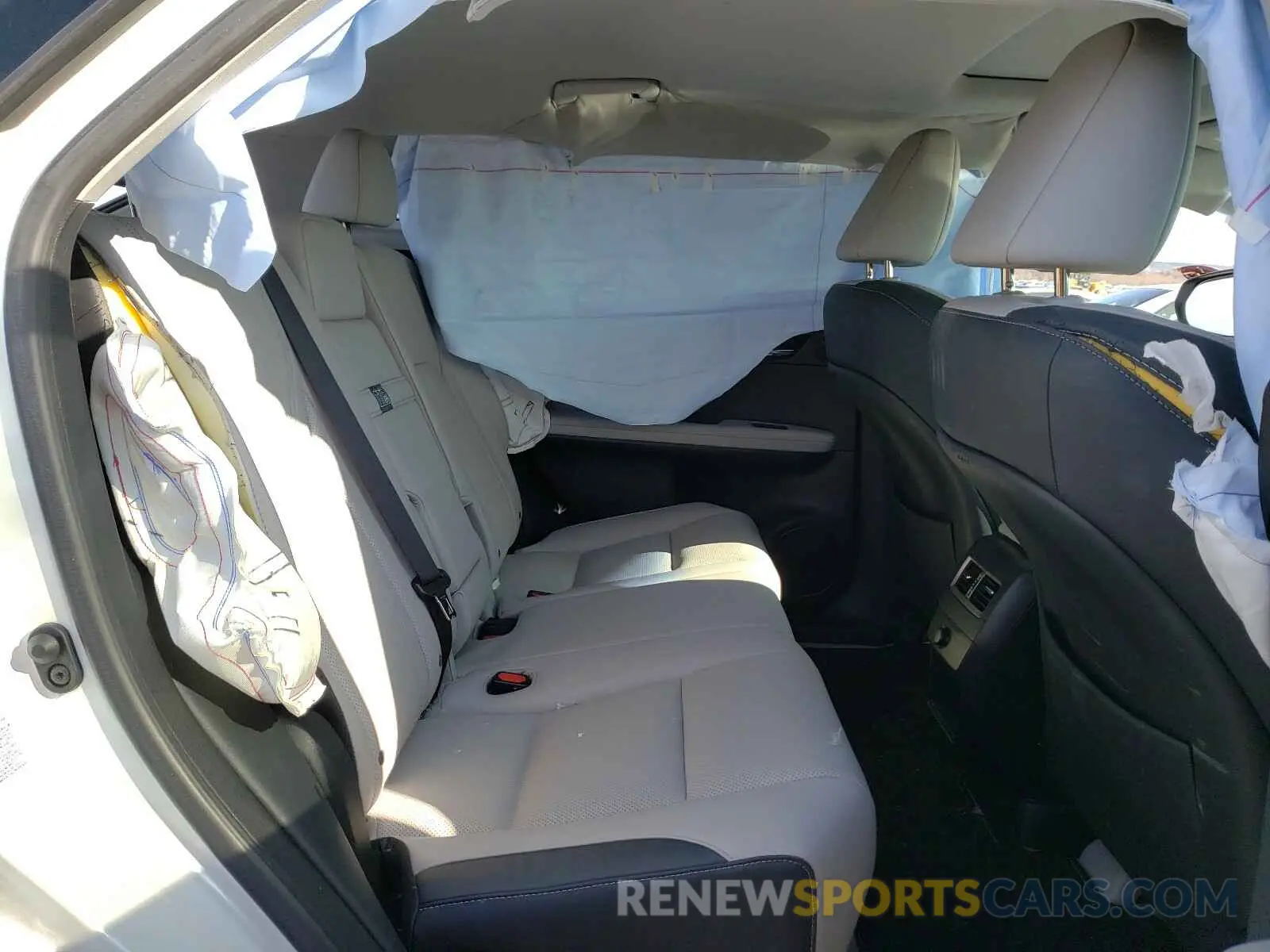 6 fotografías del automóvil dañado 2T2ZZMCA2KC125952 LEXUS RX 350 BAS 2019