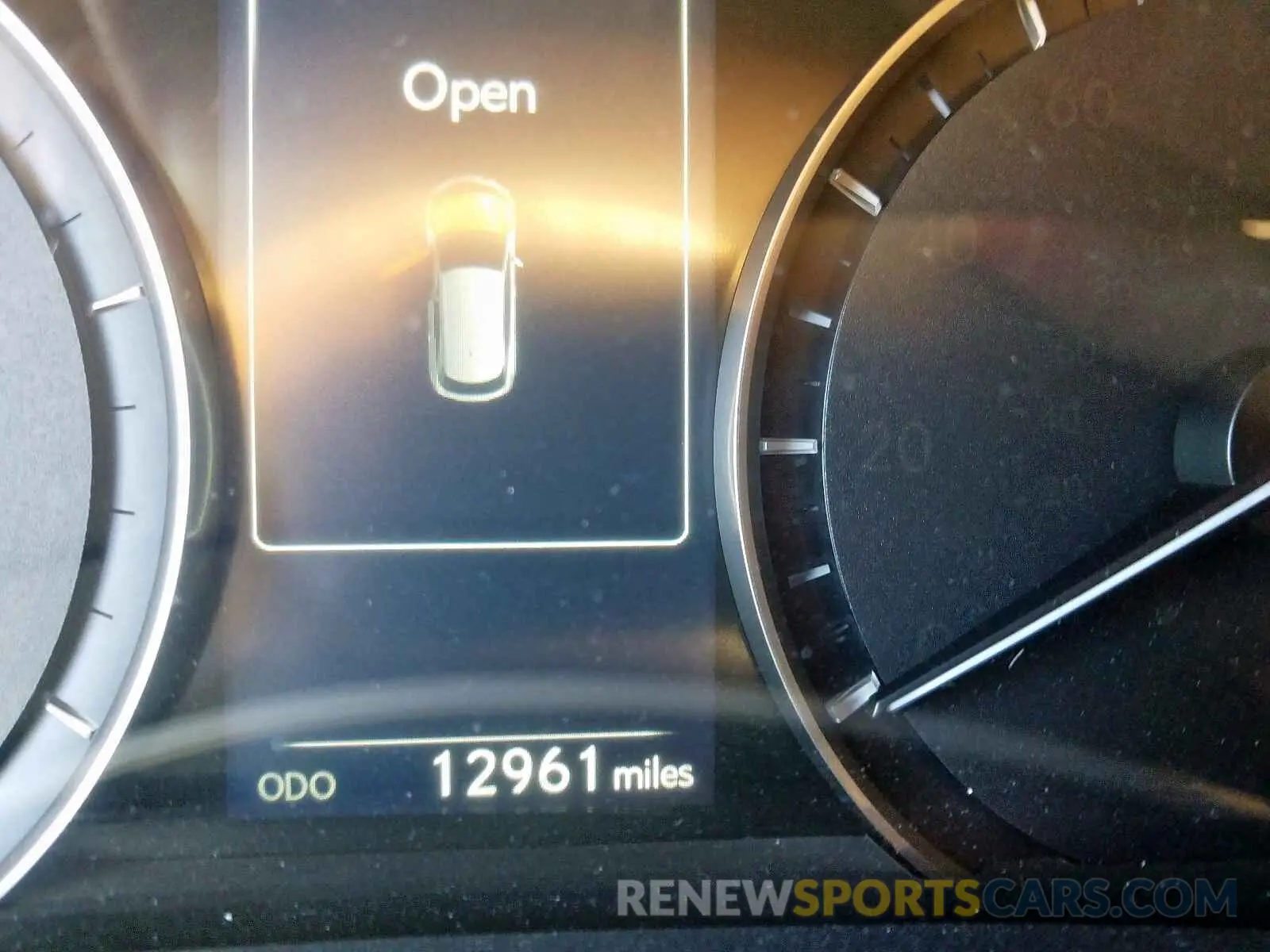 8 fotografías del automóvil dañado 2T2ZZMCAXKC117694 LEXUS RX 350 BAS 2019