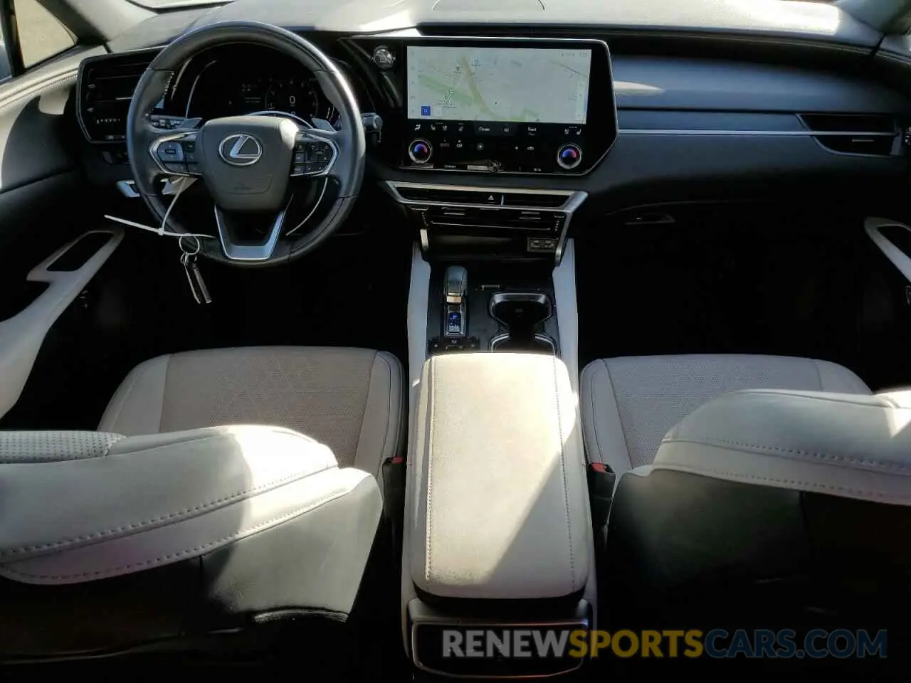 8 fotografías del automóvil dañado JTJCHMAA0P2001696 LEXUS RX 350 PRE 2023