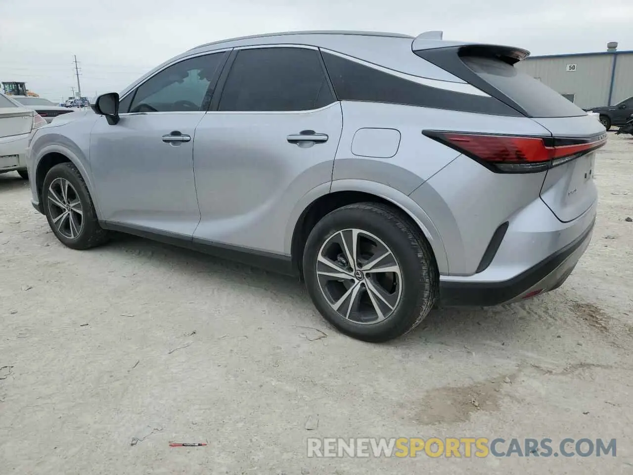 2 fotografías del automóvil dañado JTJCHMAA1P2000332 LEXUS RX 350 PRE 2023