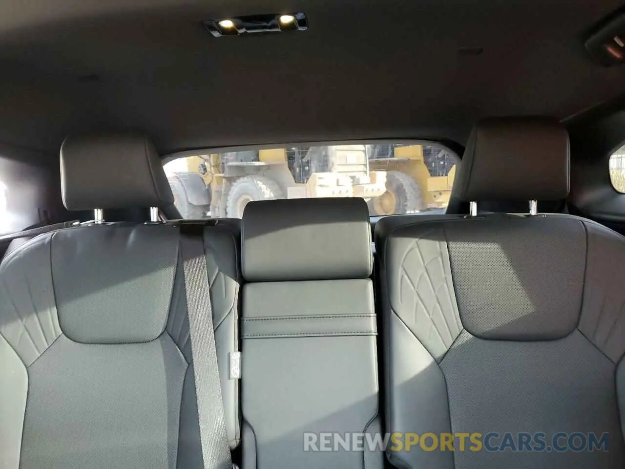 10 fotografías del automóvil dañado JTJCHMAA4P2001782 LEXUS RX 350 PRE 2023