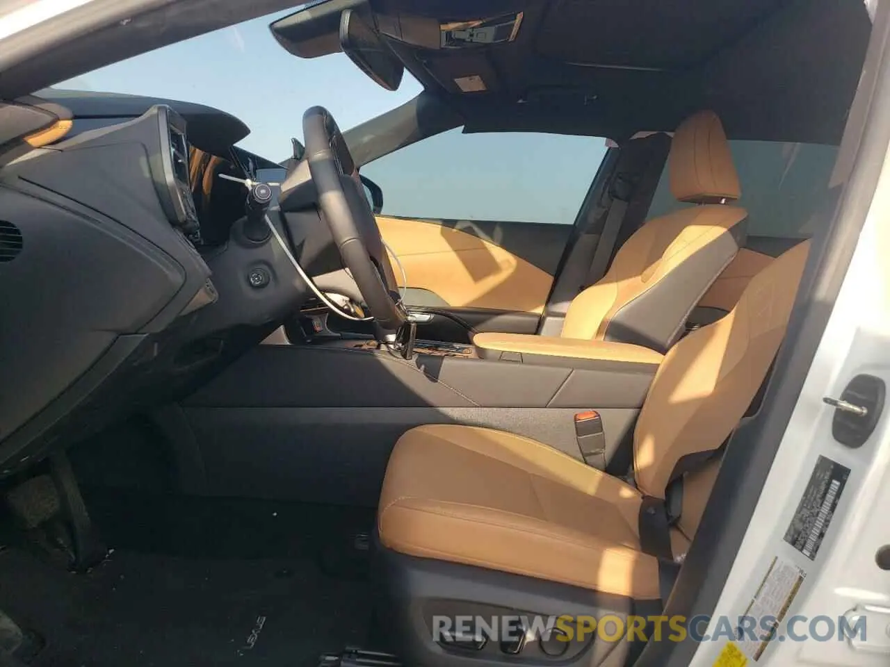 7 fotografías del automóvil dañado JTJCHMAA6P2006725 LEXUS RX 350 PRE 2023