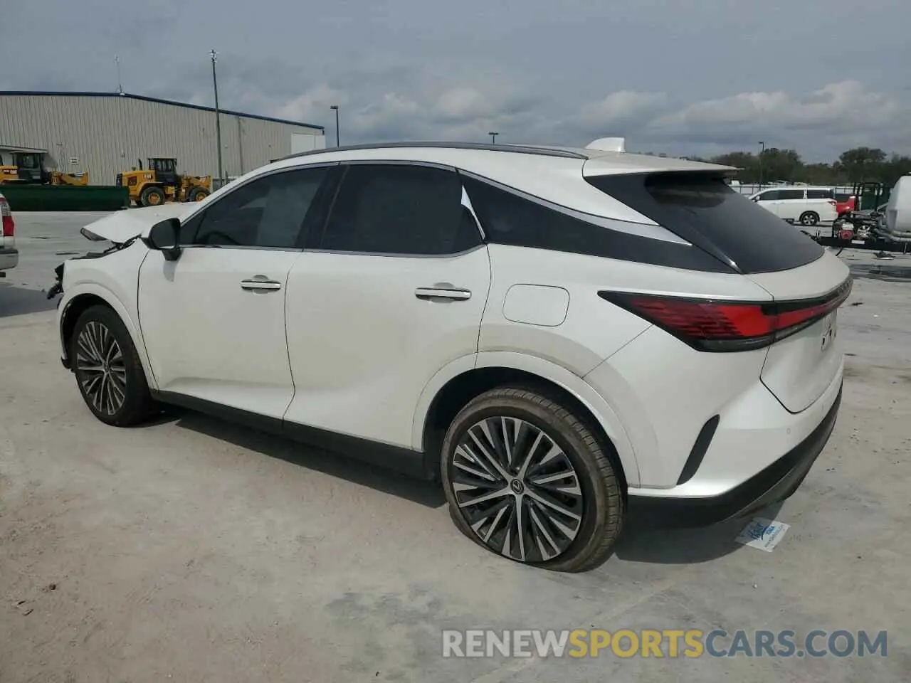 2 fotografías del automóvil dañado JTJCHMAA8P2002532 LEXUS RX 350 PRE 2023