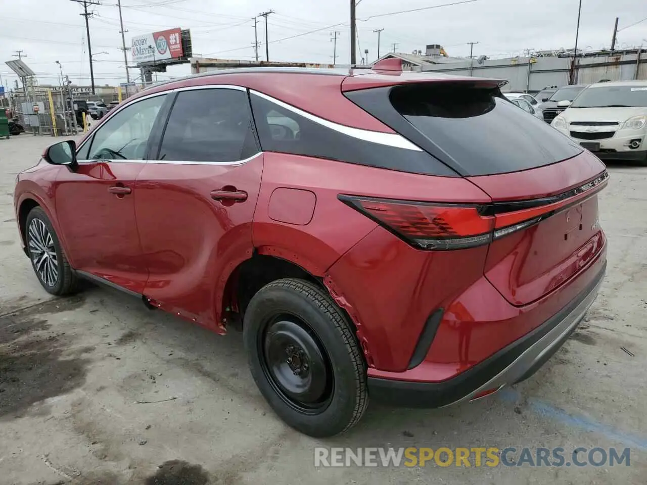 2 fotografías del automóvil dañado JTJCHMAAXP2008011 LEXUS RX 350 PRE 2023