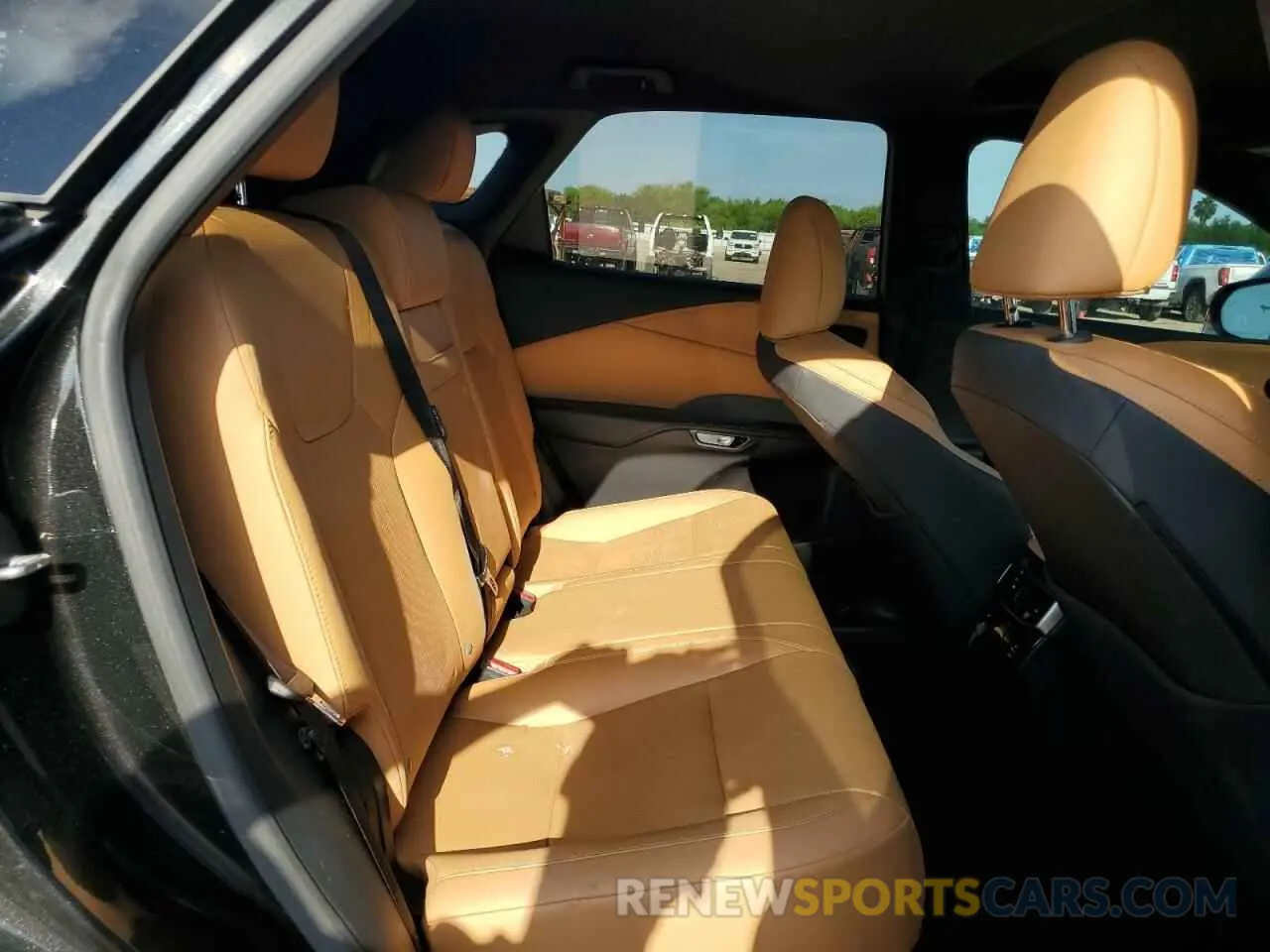 11 fotografías del automóvil dañado JTJCHMAAXP2010616 LEXUS RX 350 PRE 2023