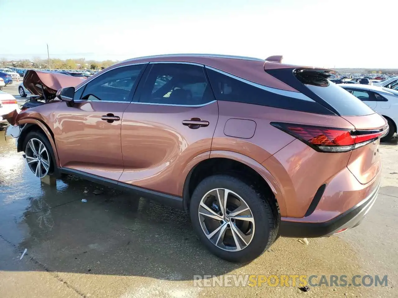 2 fotografías del automóvil dañado JTJCHMAA0R2013642 LEXUS RX 350 PRE 2024