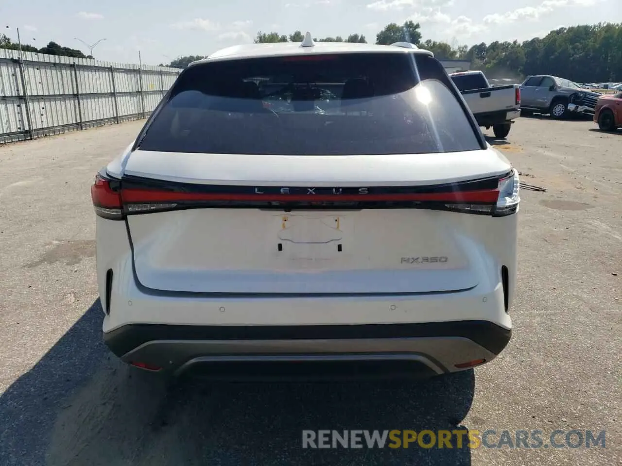 6 fotografías del automóvil dañado JTJCHMAA1R2017036 LEXUS RX 350 PRE 2024