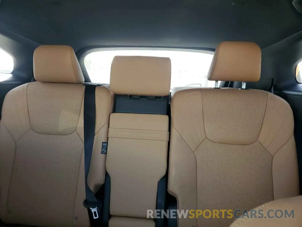 10 fotografías del automóvil dañado JTJCHMAA2R2015599 LEXUS RX 350 PRE 2024
