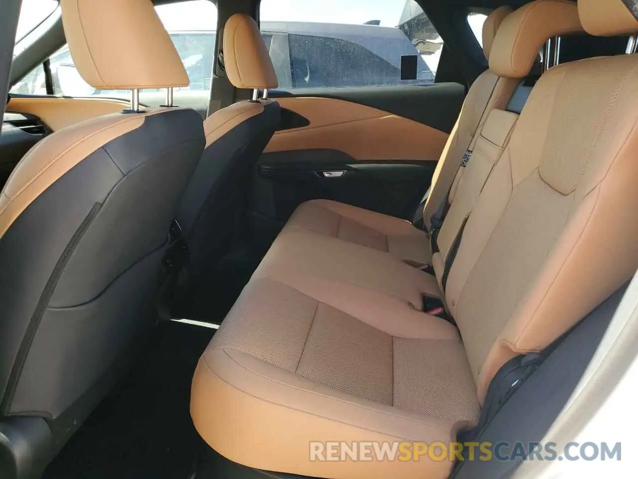 11 fotografías del automóvil dañado JTJCHMAA2R2015599 LEXUS RX 350 PRE 2024