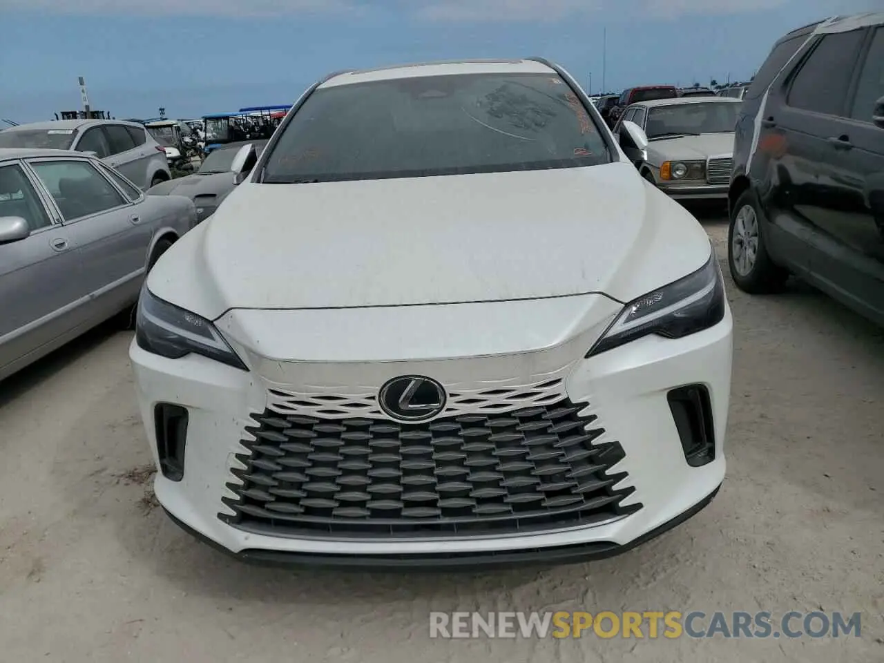 5 fotografías del automóvil dañado JTJCHMAA6R2017355 LEXUS RX 350 PRE 2024
