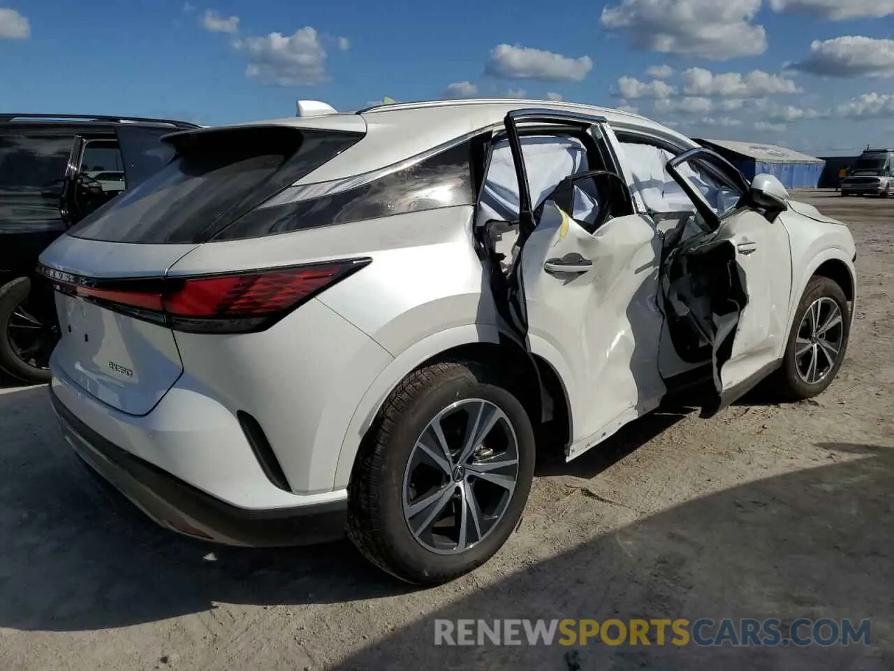 3 fotografías del automóvil dañado JTJCHMAA6R2017615 LEXUS RX 350 PRE 2024