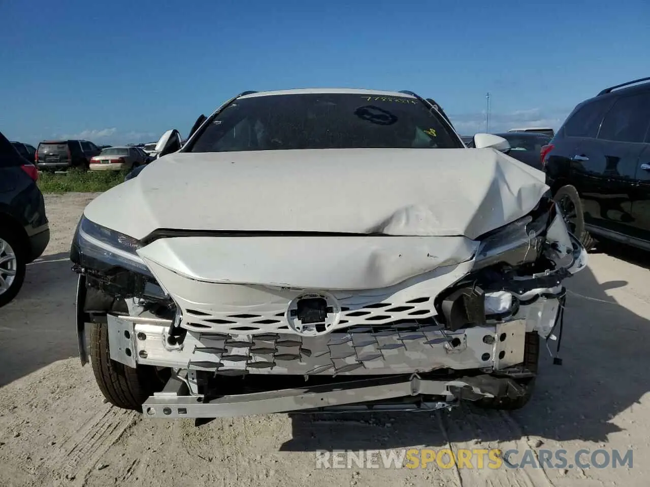 5 fotografías del automóvil dañado JTJCHMAA6R2017615 LEXUS RX 350 PRE 2024