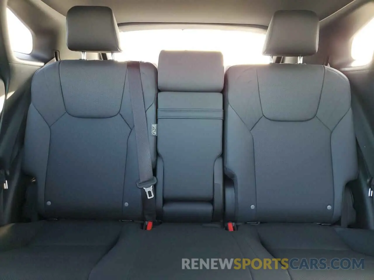 10 fotografías del automóvil dañado JTJCHMAA7R2013315 LEXUS RX 350 PRE 2024