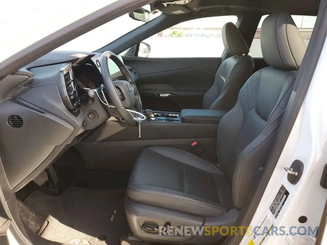 7 fotografías del automóvil dañado JTJCHMAA7R2013315 LEXUS RX 350 PRE 2024