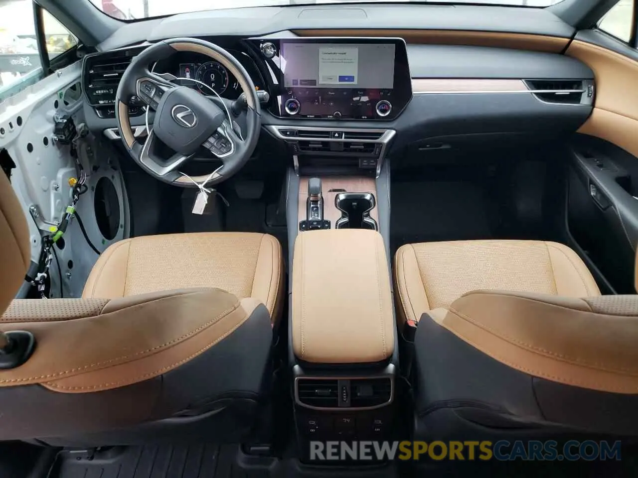 8 fotografías del automóvil dañado JTJCHMAA8R2012500 LEXUS RX 350 PRE 2024