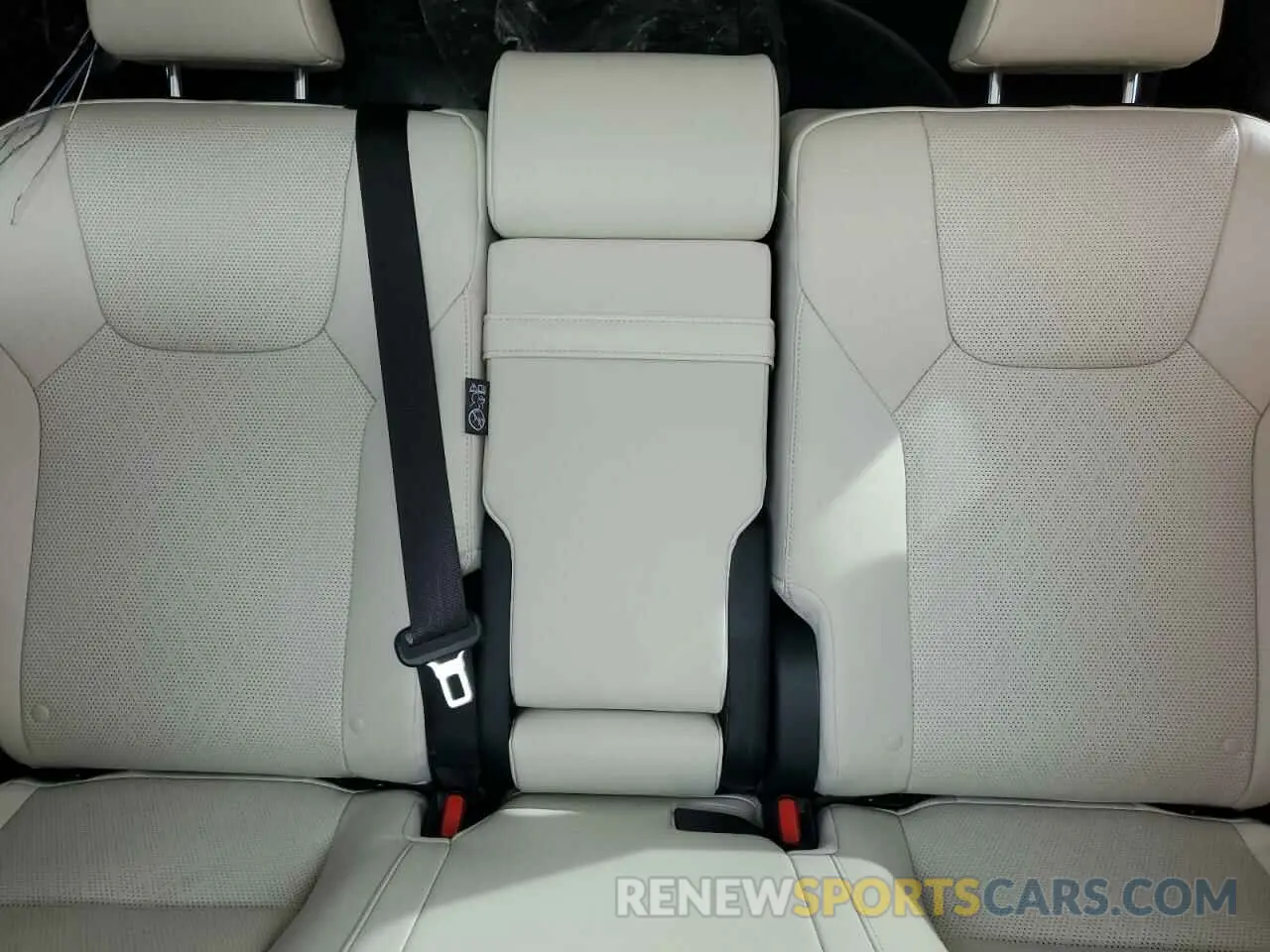 10 fotografías del automóvil dañado JTJCHMAAXR2015902 LEXUS RX 350 PRE 2024
