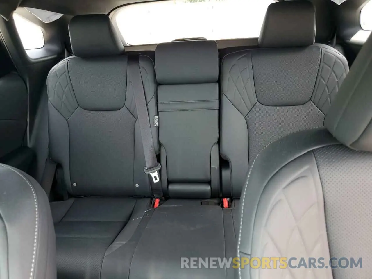 10 fotografías del automóvil dañado JTJCHMAA7S2022313 LEXUS RX 350 PRE 2025