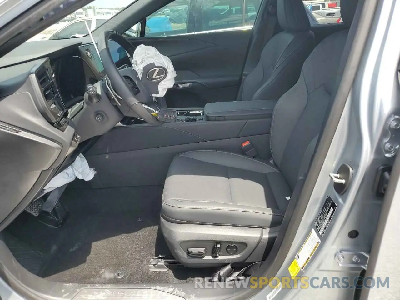 7 fotografías del automóvil dañado JTJCHMAA7S2022313 LEXUS RX 350 PRE 2025