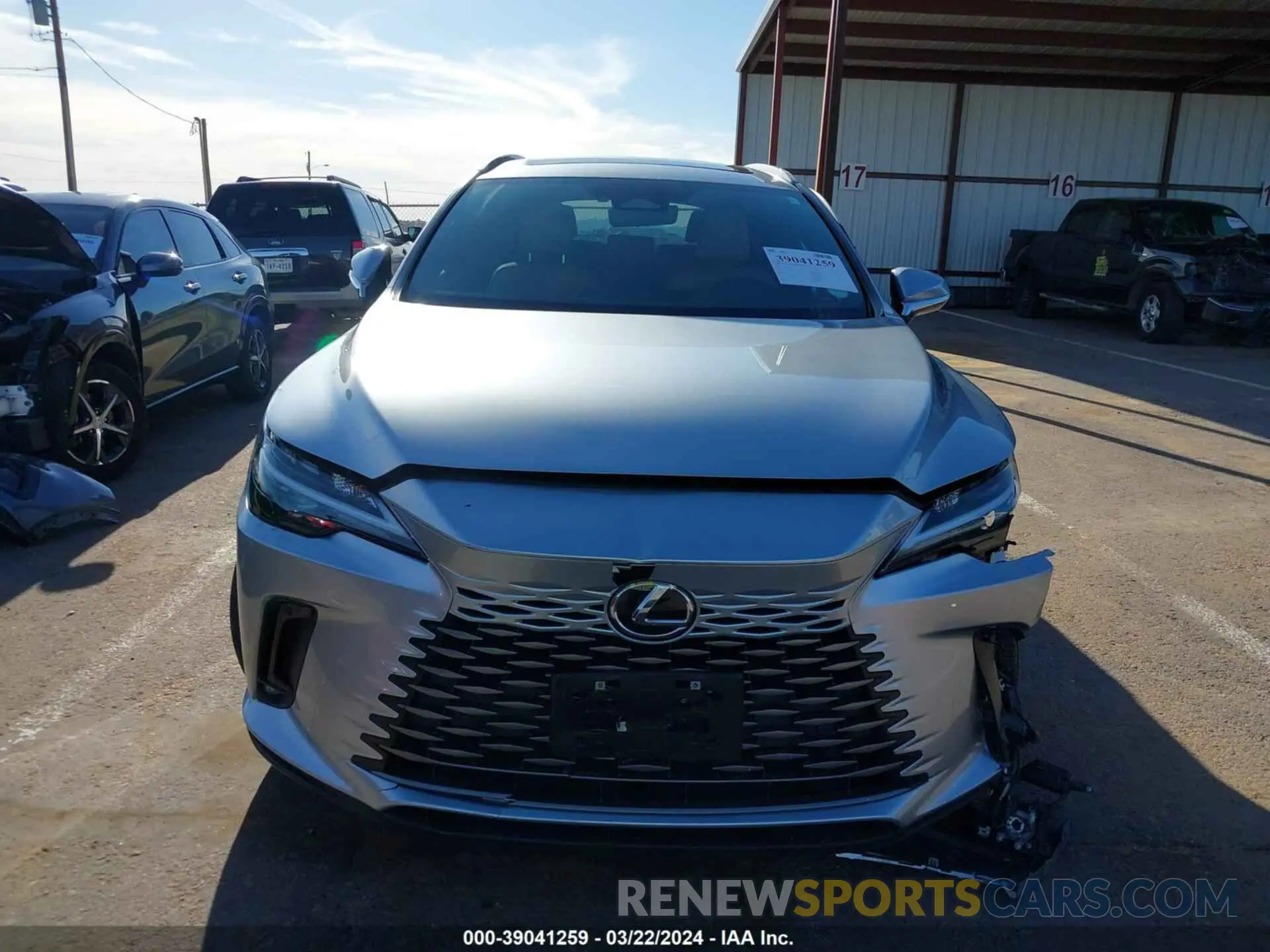 11 fotografías del automóvil dañado 2T2BBMCA0PC005256 LEXUS RX 350H 2023