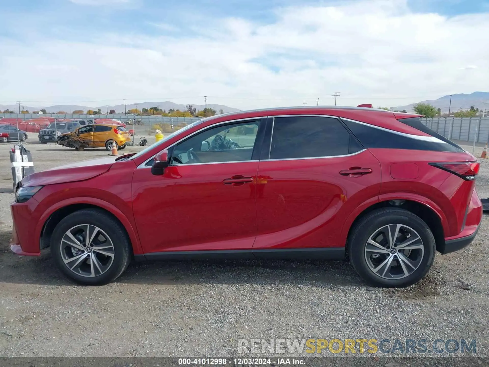 14 fotografías del automóvil dañado 2T2BBMCA1PC004729 LEXUS RX 350H 2023