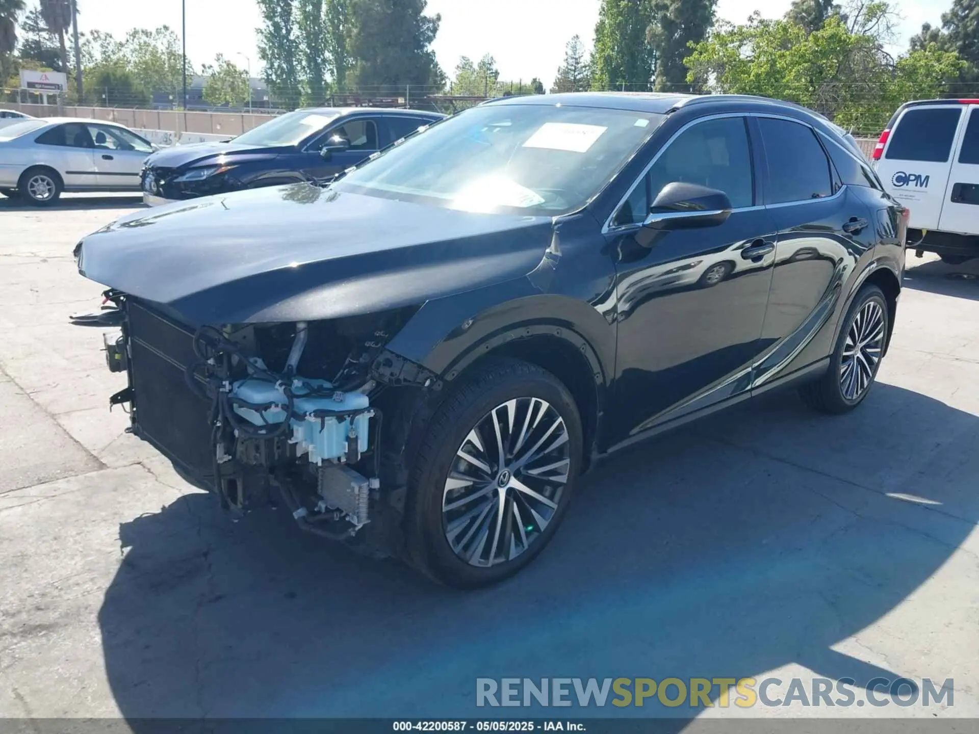 2 fotografías del automóvil dañado 2T2BBMCA1PC005914 LEXUS RX 350H 2023