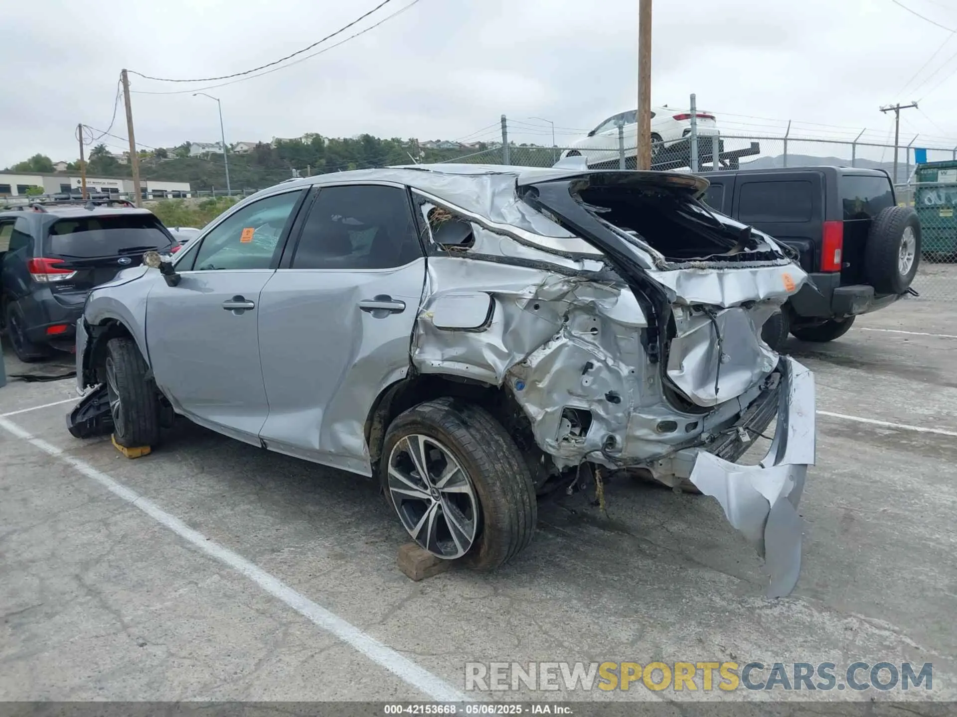 3 fotografías del automóvil dañado 2T2BBMCA1PC011986 LEXUS RX 350H 2023