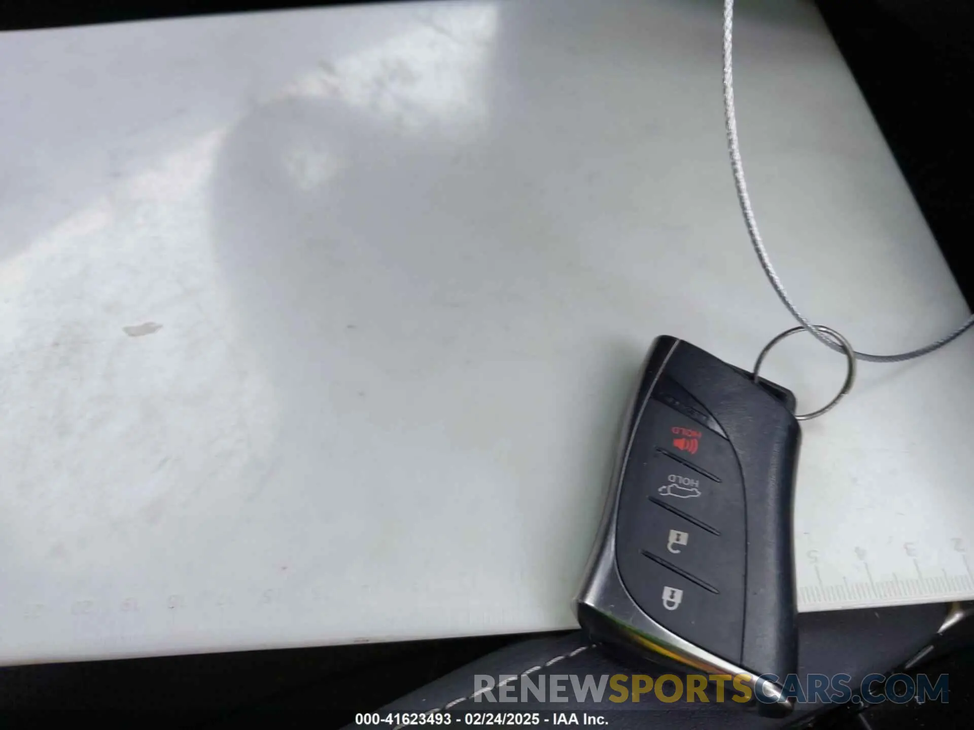 11 fotografías del automóvil dañado 2T2BBMCA2PC002598 LEXUS RX 350H 2023