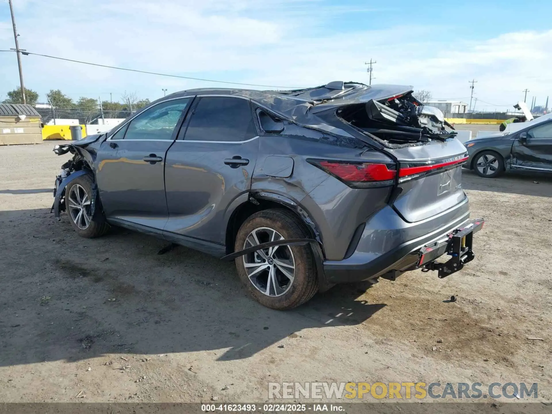 3 fotografías del automóvil dañado 2T2BBMCA2PC002598 LEXUS RX 350H 2023
