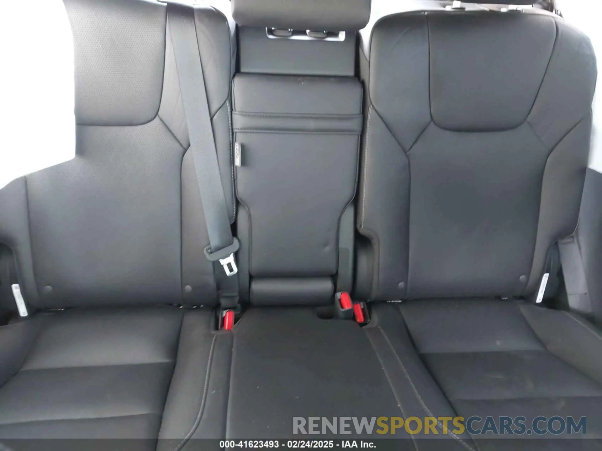 8 fotografías del automóvil dañado 2T2BBMCA2PC002598 LEXUS RX 350H 2023