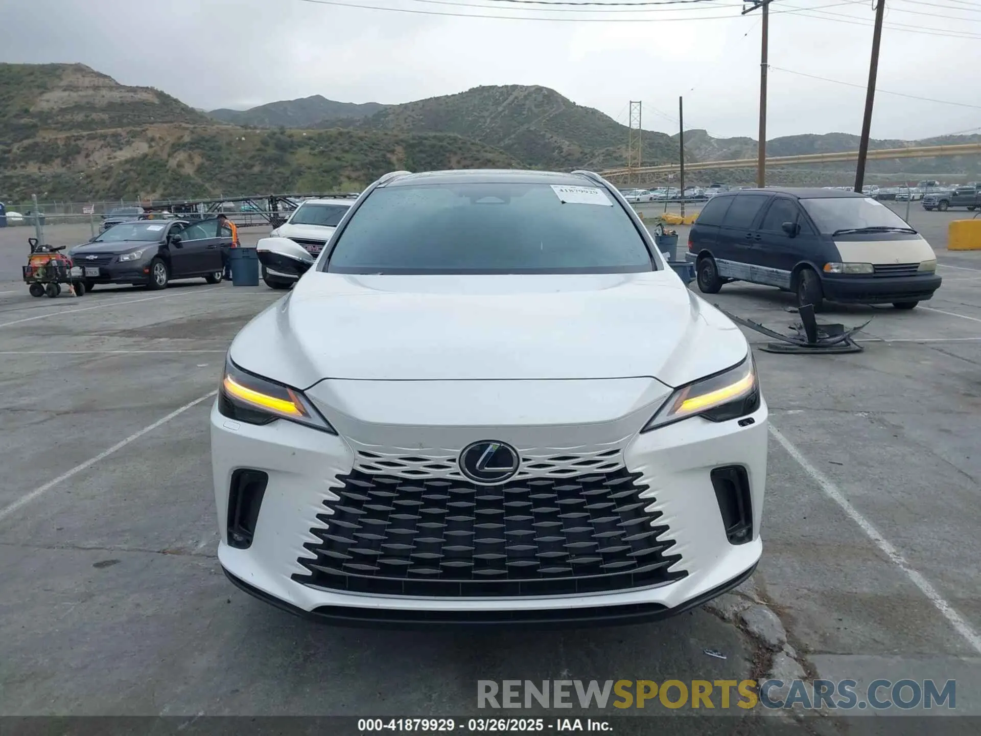 12 fotografías del automóvil dañado 2T2BBMCA3PC021404 LEXUS RX 350H 2023