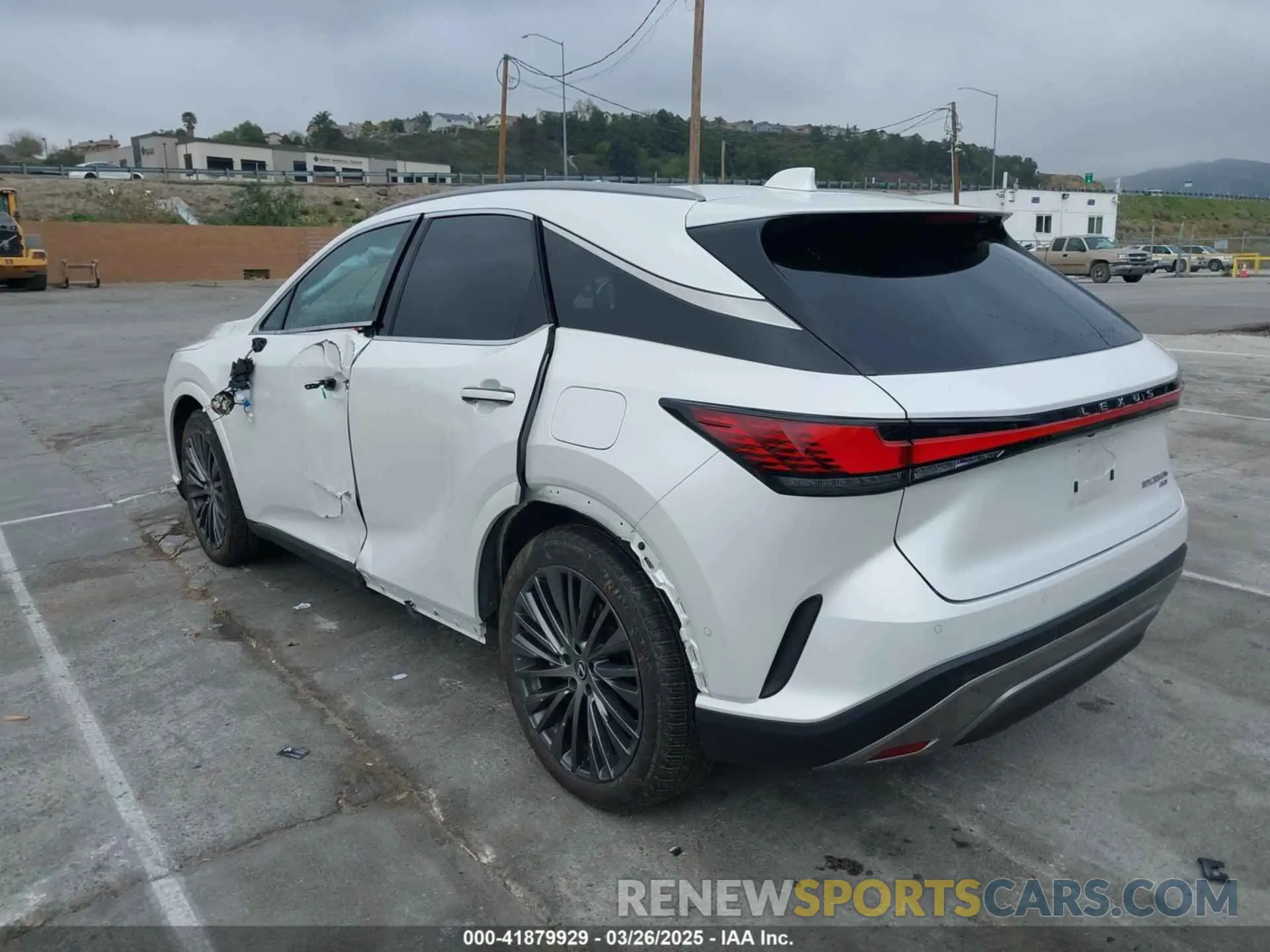 3 fotografías del automóvil dañado 2T2BBMCA3PC021404 LEXUS RX 350H 2023