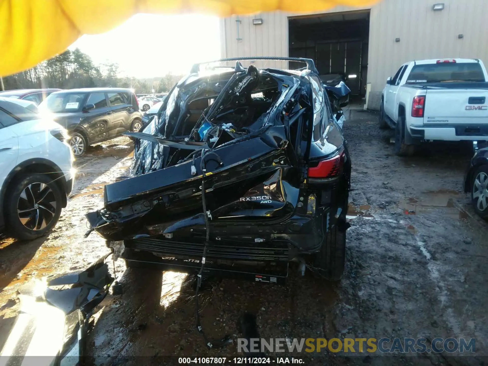 16 fotografías del automóvil dañado 2T2BBMCA4PC013019 LEXUS RX 350H 2023