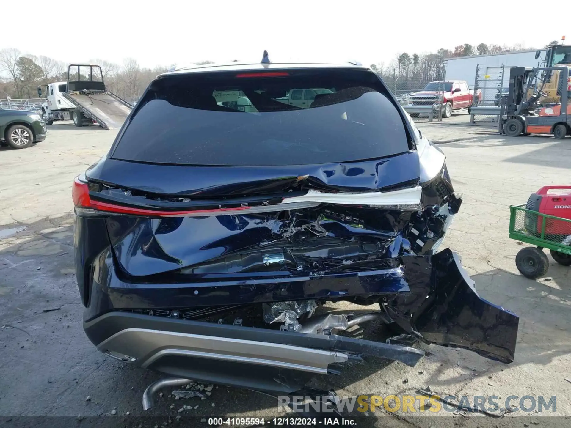 16 fotografías del automóvil dañado 2T2BBMCA4PC017829 LEXUS RX 350H 2023