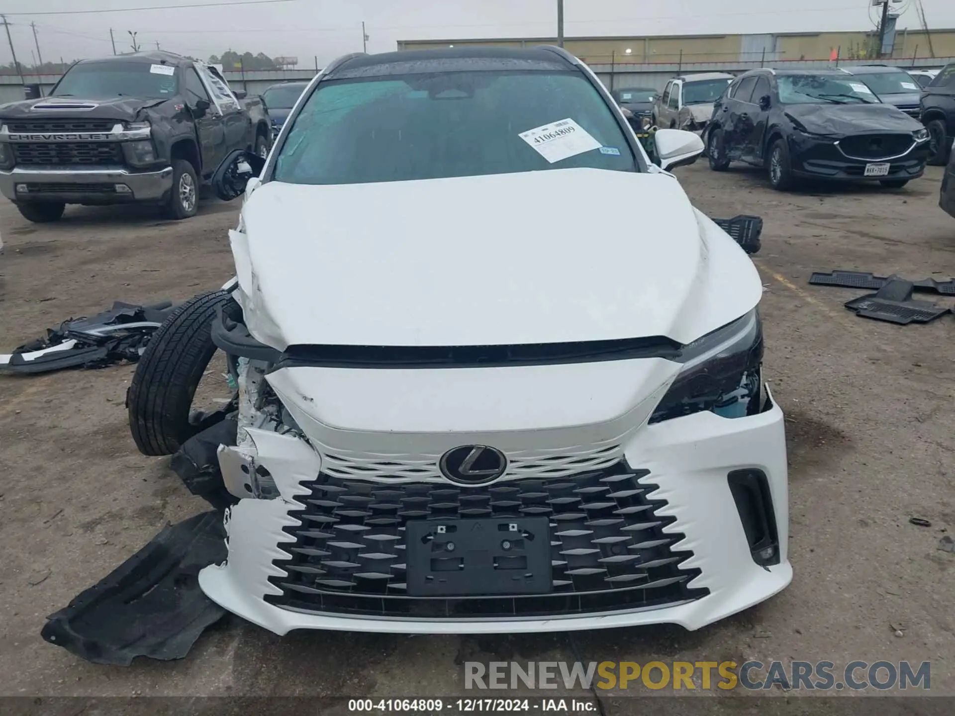 13 fotografías del automóvil dañado 2T2BBMCA7PC018957 LEXUS RX 350H 2023